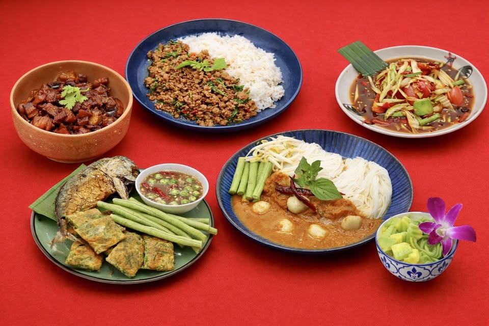 ร้านโดนแกง อ.เมือง จ.ศรีสะเกษ โทร 090 514 2555