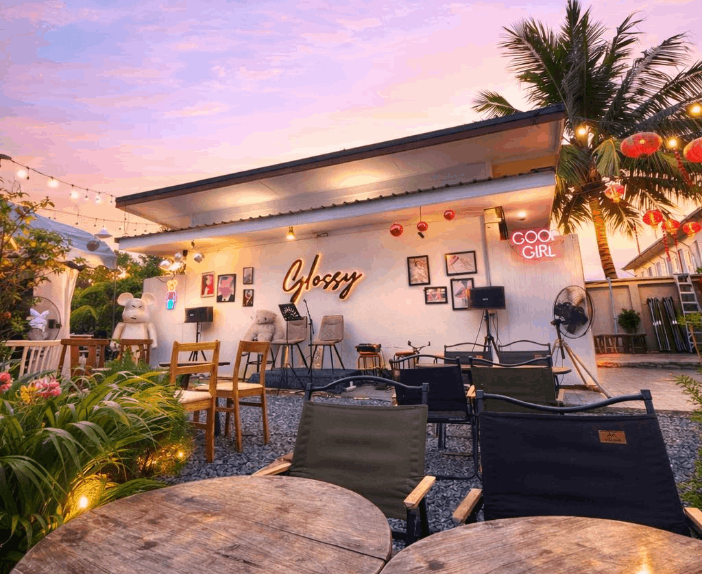 Glossy Music Bar ต.เมืองเหนือ อ.เมือง จ.ศรีสะเกษ 0956034489